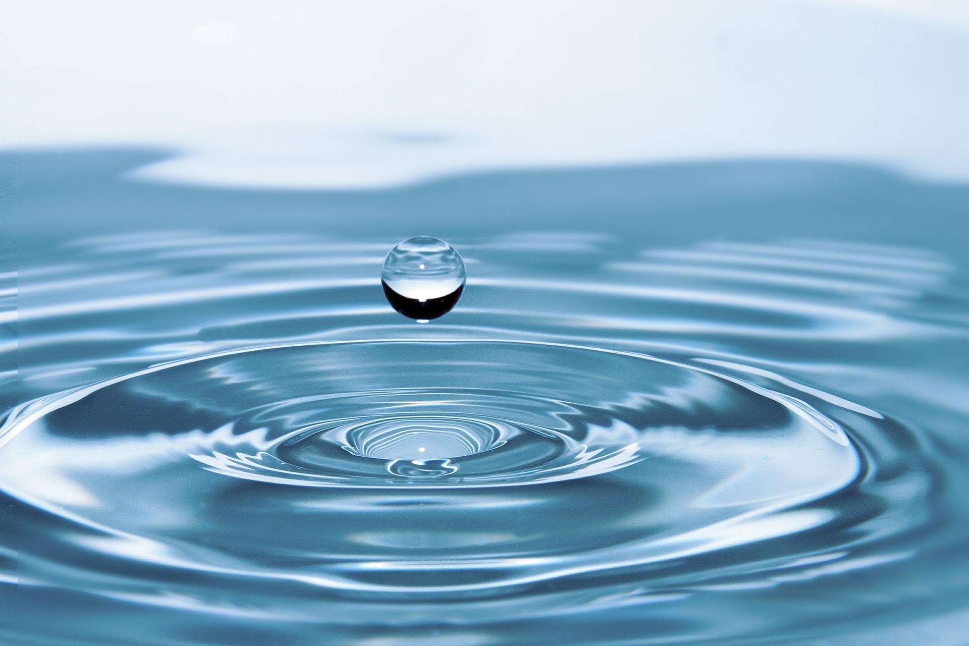 Drop Of Water Gc488A7891 1920